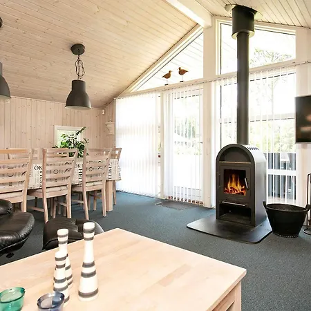 6 Person In Vaeggerlose Bøtø By