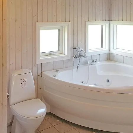 6 Person In Vaeggerlose