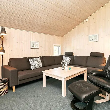 6 Person Holiday Home In Vaeggerlose Holiday home